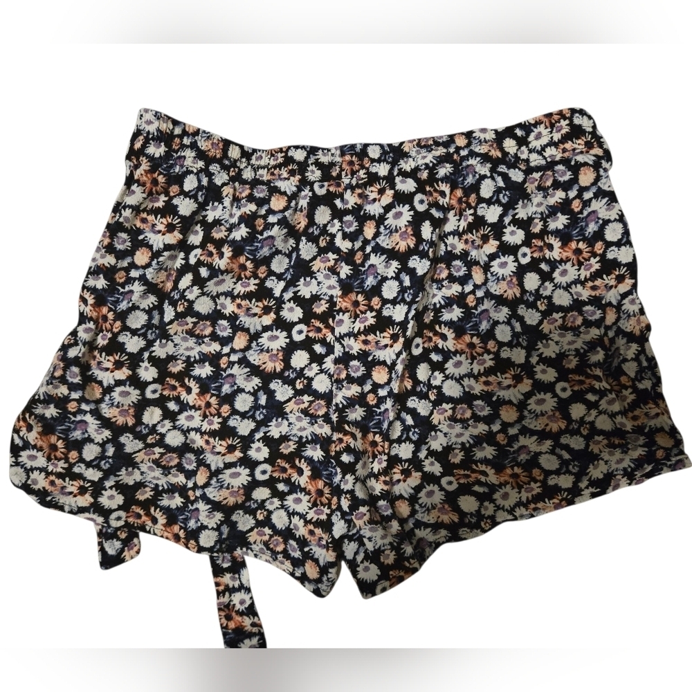 Forever 21 Girls’ Size 13/14 Black Floral Tulip Hem Shorts – Lightweight